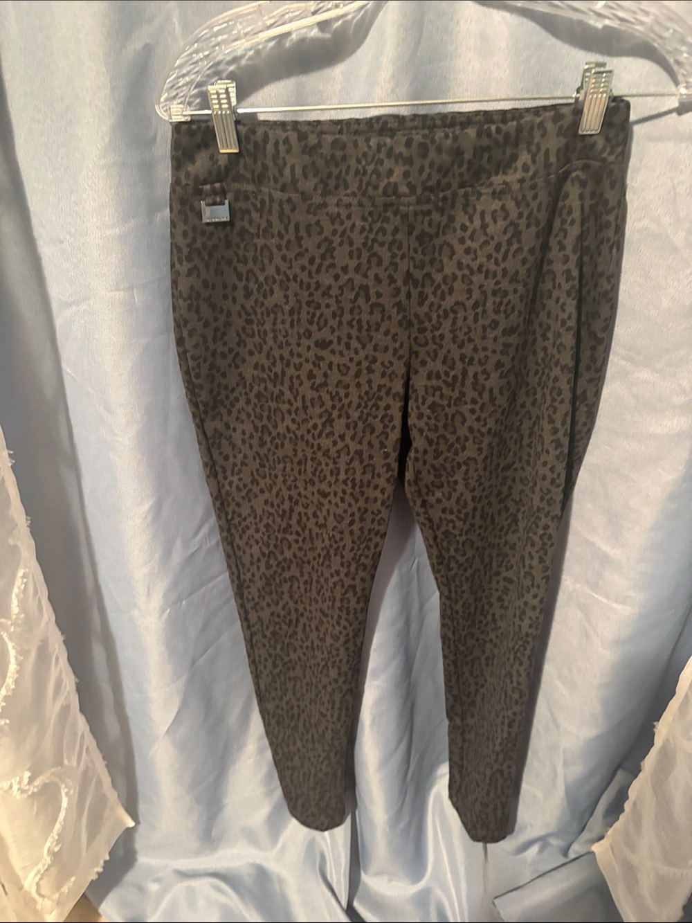 Zac & Rachel Olive Green Leopard Print Leggings